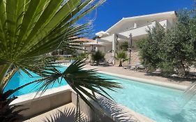 Apartments And Rooms Matesa